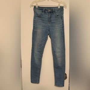 American Eagle light wash denim stretchy jeans